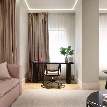 Vogue Hotel Montreal Downtown, Curio Collection By Hilton Eksteriør billede