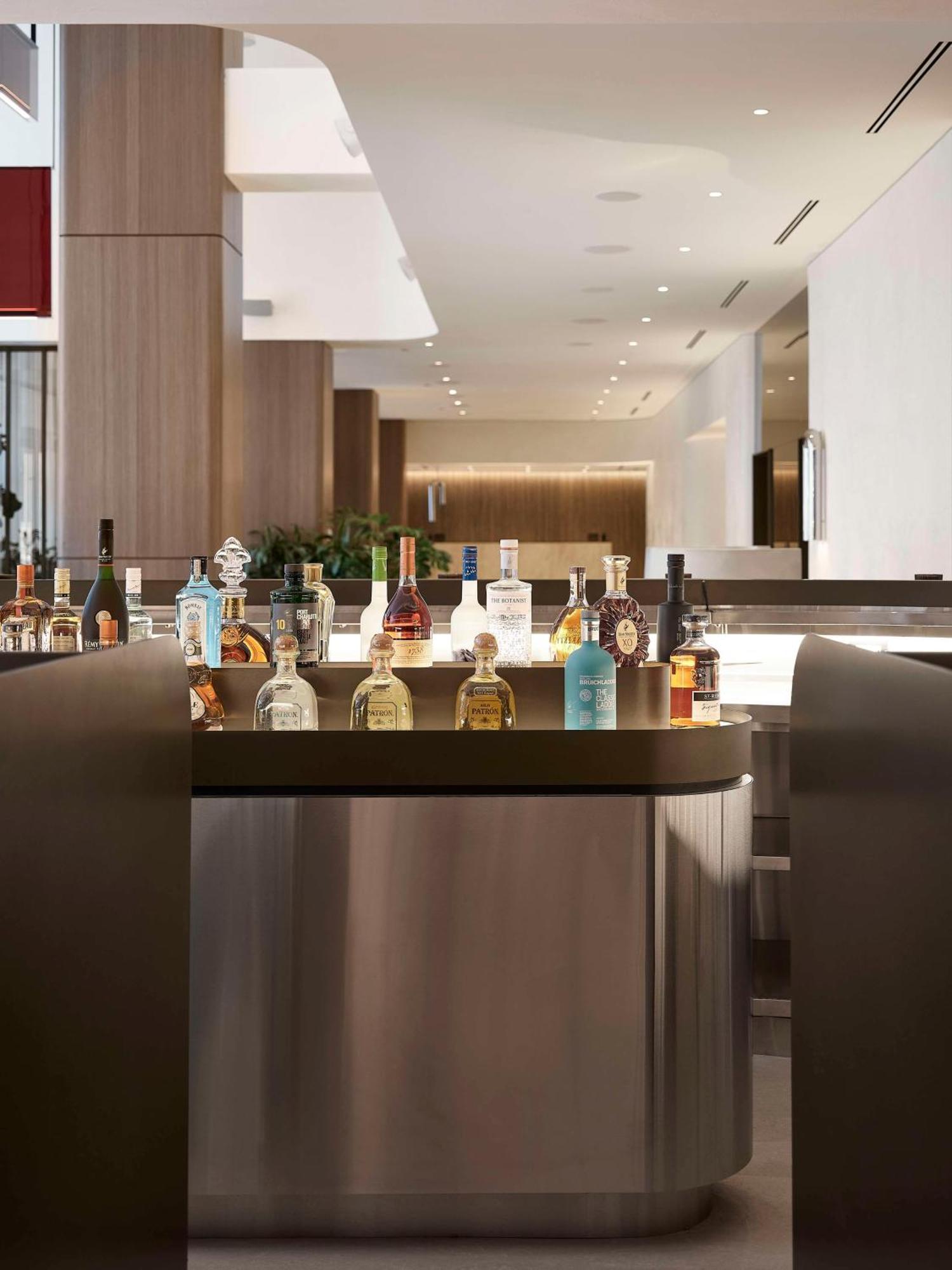 Vogue Hotel Montreal Downtown, Curio Collection By Hilton Eksteriør billede