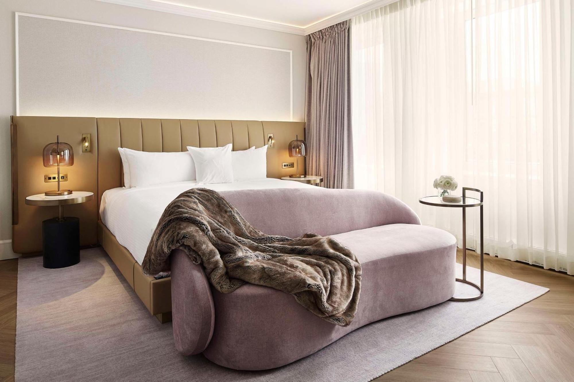 Vogue Hotel Montreal Downtown, Curio Collection By Hilton Eksteriør billede