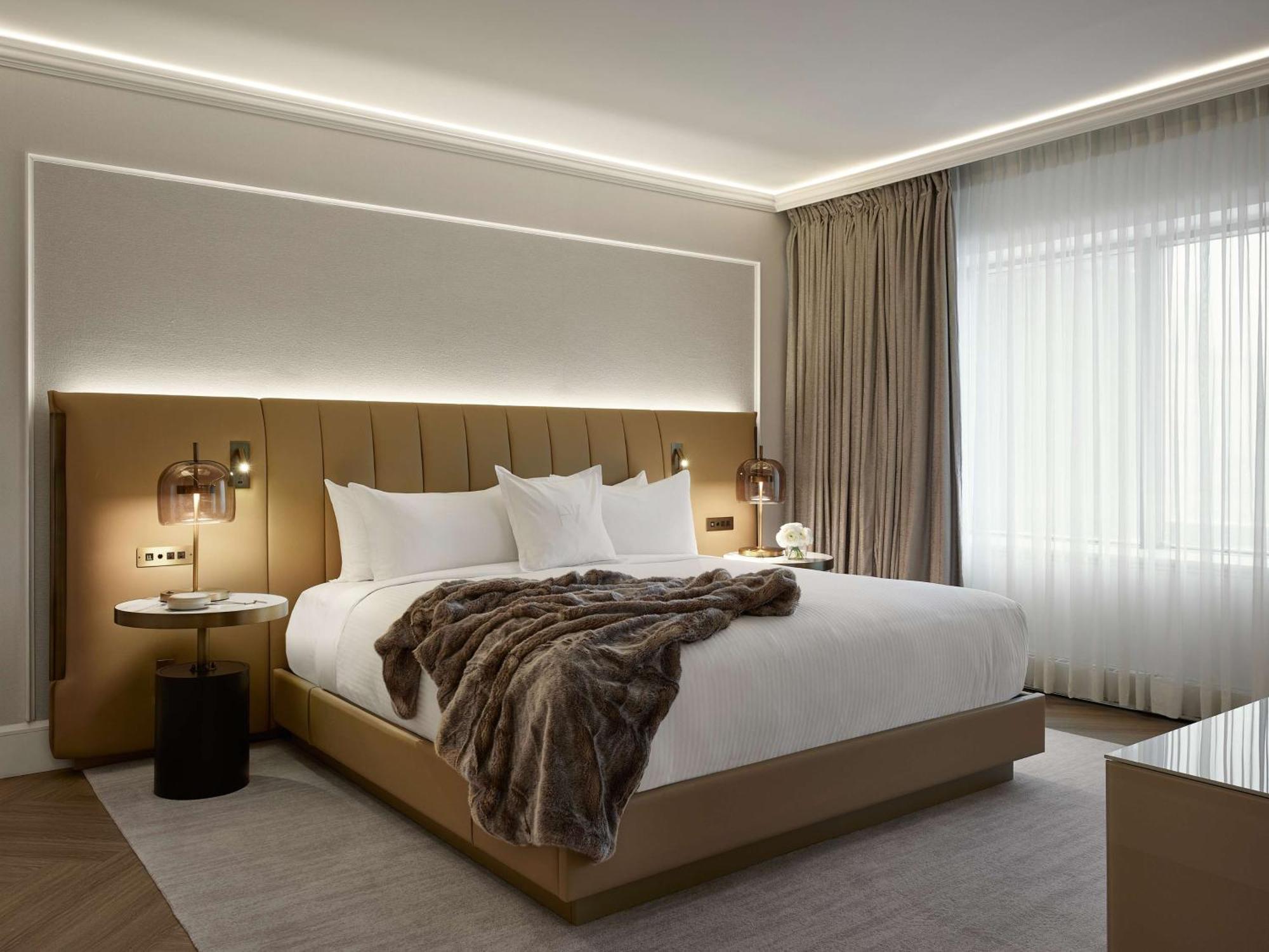 Vogue Hotel Montreal Downtown, Curio Collection By Hilton Eksteriør billede