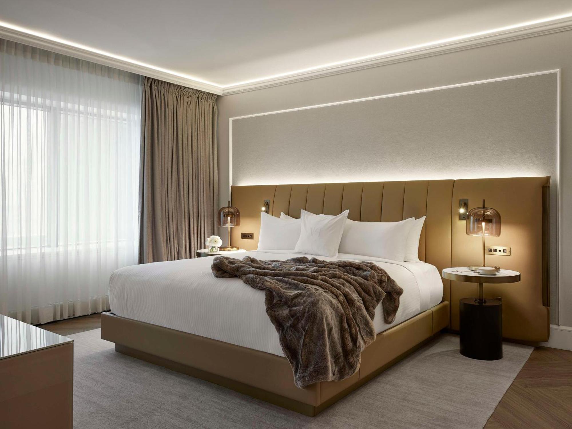 Vogue Hotel Montreal Downtown, Curio Collection By Hilton Eksteriør billede