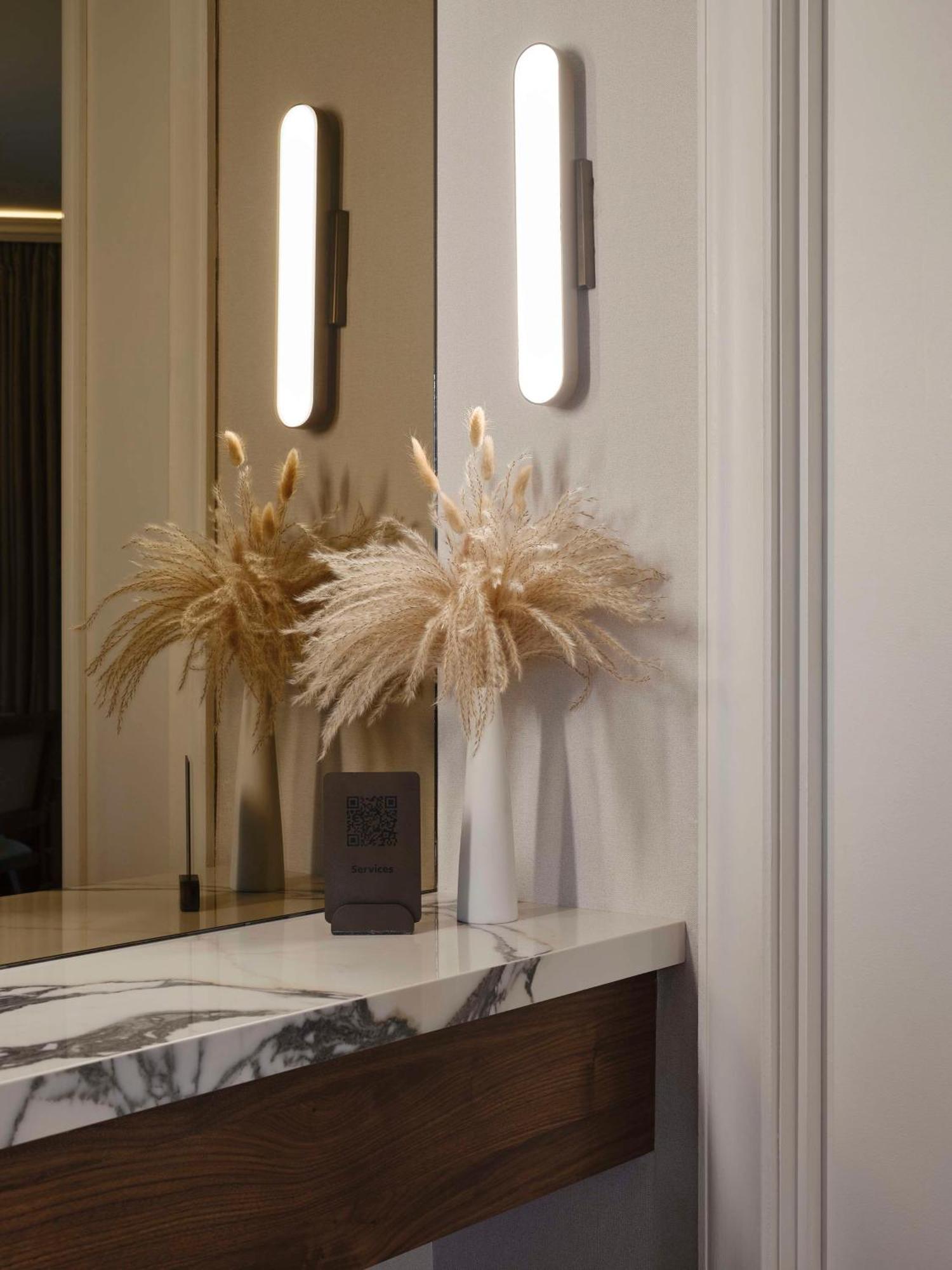 Vogue Hotel Montreal Downtown, Curio Collection By Hilton Eksteriør billede